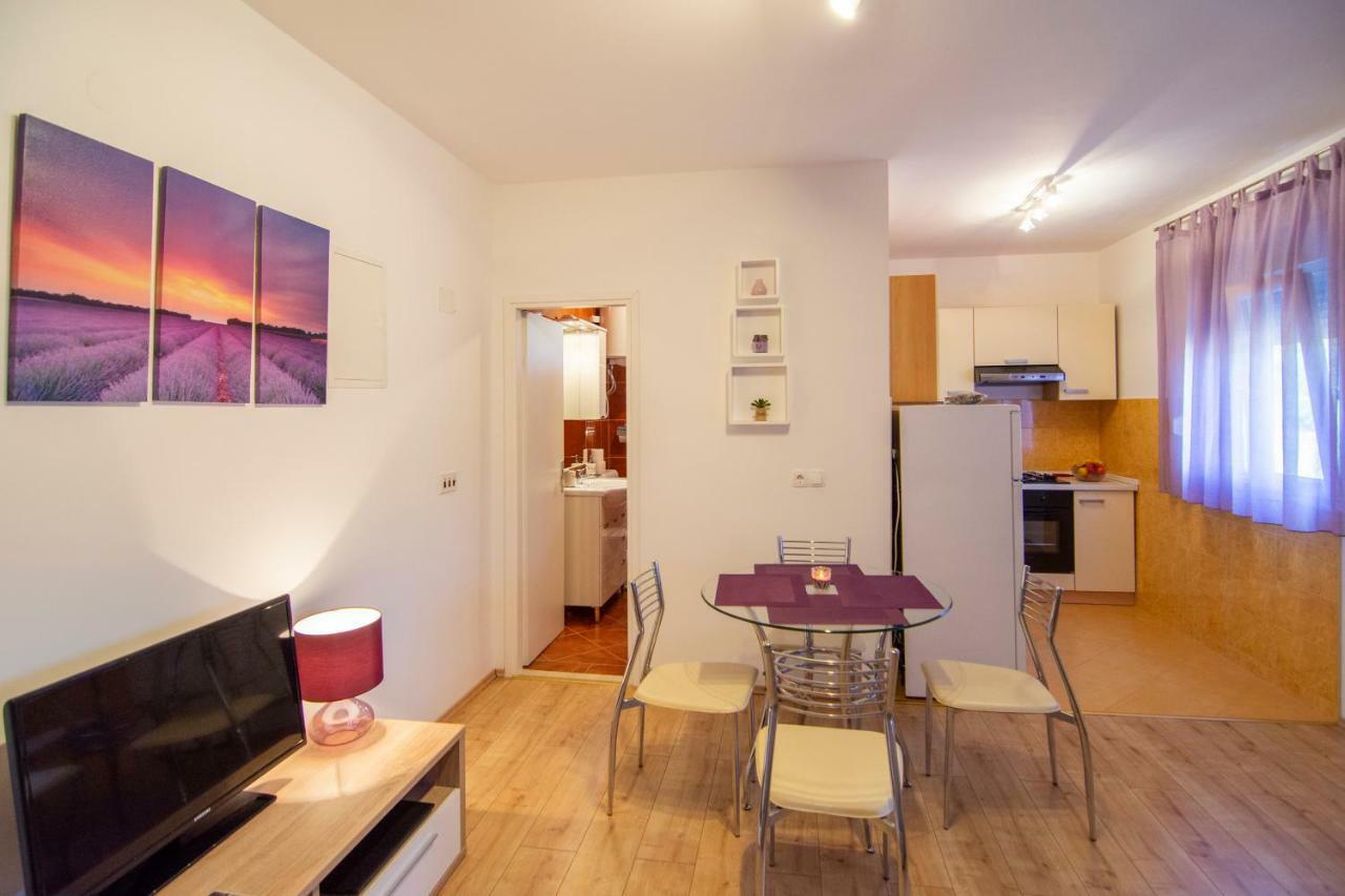 Apartmani Perkovic Gustirna Exterior foto